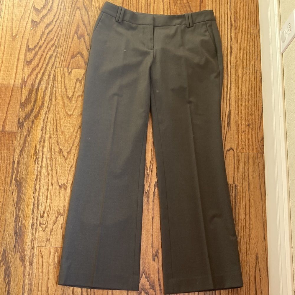 Ann Taylor Loft Greenish Trousers Slacks Size 6P EUC